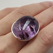 Ring with amethyst 