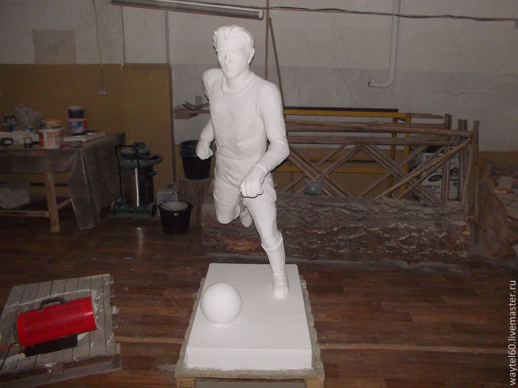 sculpture of football Player, Garden figures, Moscow,  Фото №1
