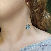 Triangular earrings on long swense (honey steel)