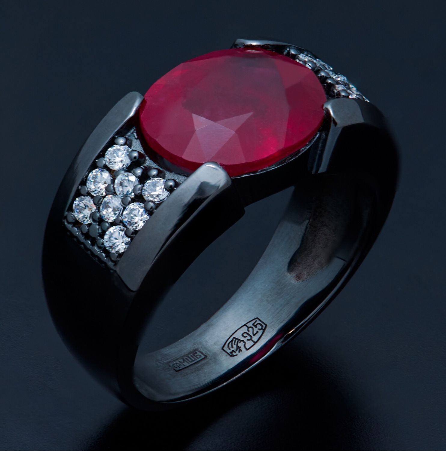 Рубиновое кольцо