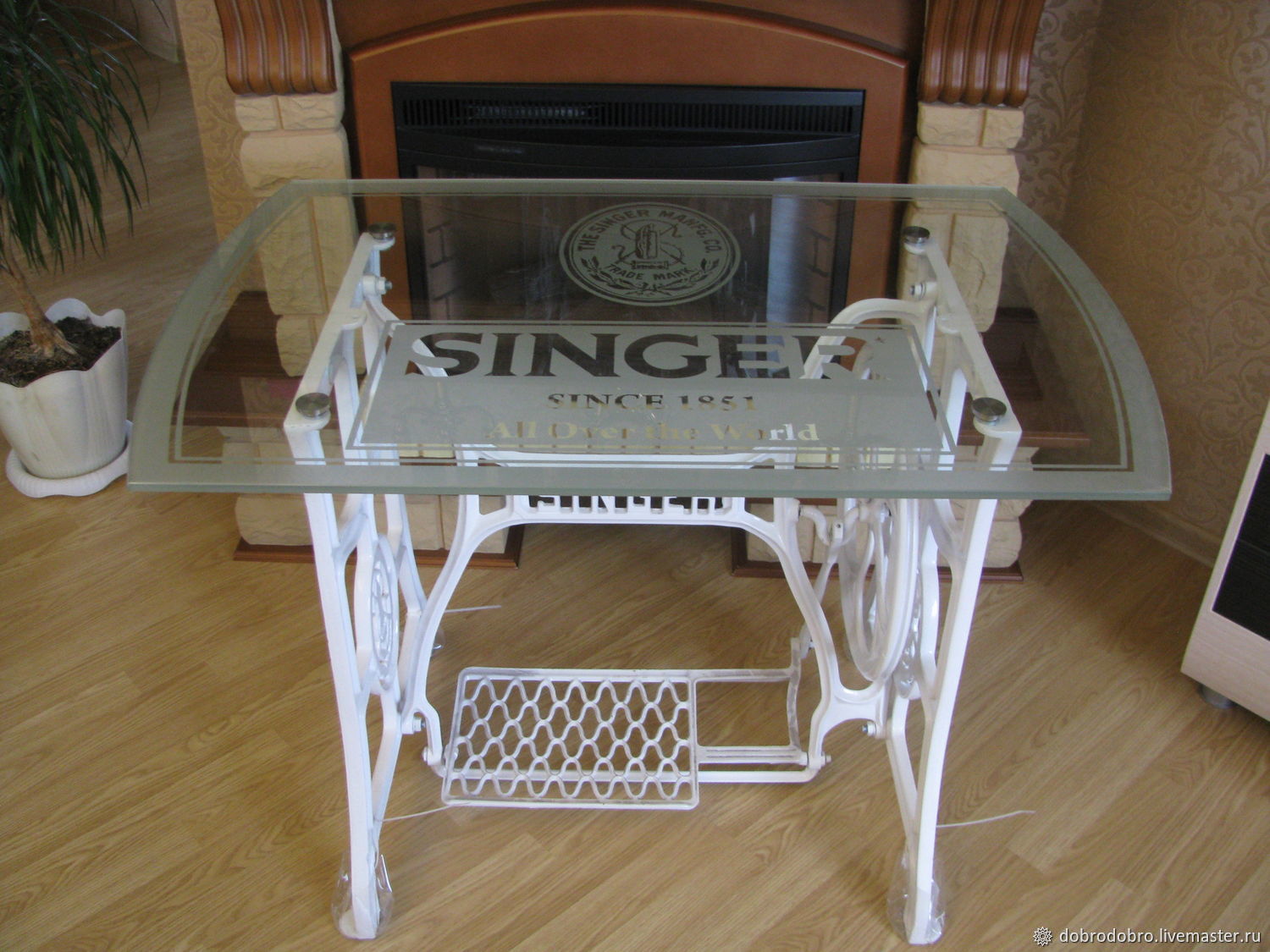Столик из швейной машинки Зингер