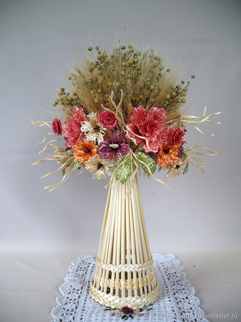 0486e2b4f432eac8e547229b8fb0--tsvety-i-floristika-interernyj-buket-snop-iz-kolosev-kreativn.jpg