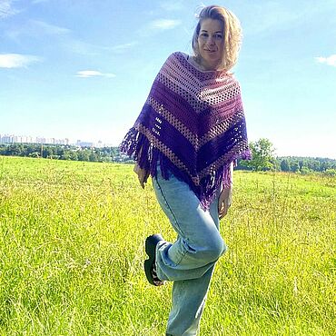 Пончо: пончо сиреневое вязаное с бахромой. Яшкино. Одежда женская ручной работы - Ярмарка Мастеров Одежда женская ручной работы. Ярмарка Мастеров - ручная работа Пончо: пончо сиреневое вязаное с бахромой. Handmade.