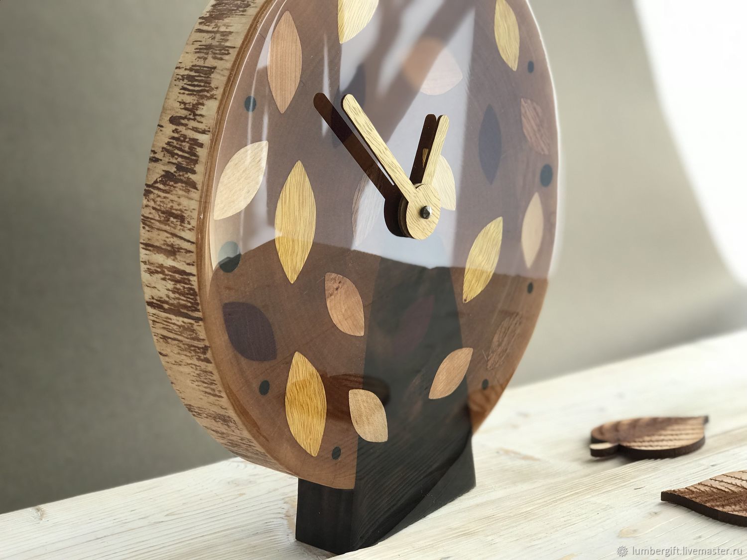 Большие деревянные часы