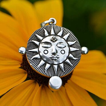 Украшения ручной работы. Ярмарка Мастеров - ручная работа Кулон Mother Sun двусторонний. Handmade.