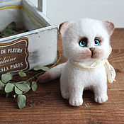 Куклы и игрушки ручной работы. Ярмарка Мастеров - ручная работа Siamese kitten puffy toy made of wool. Handmade.