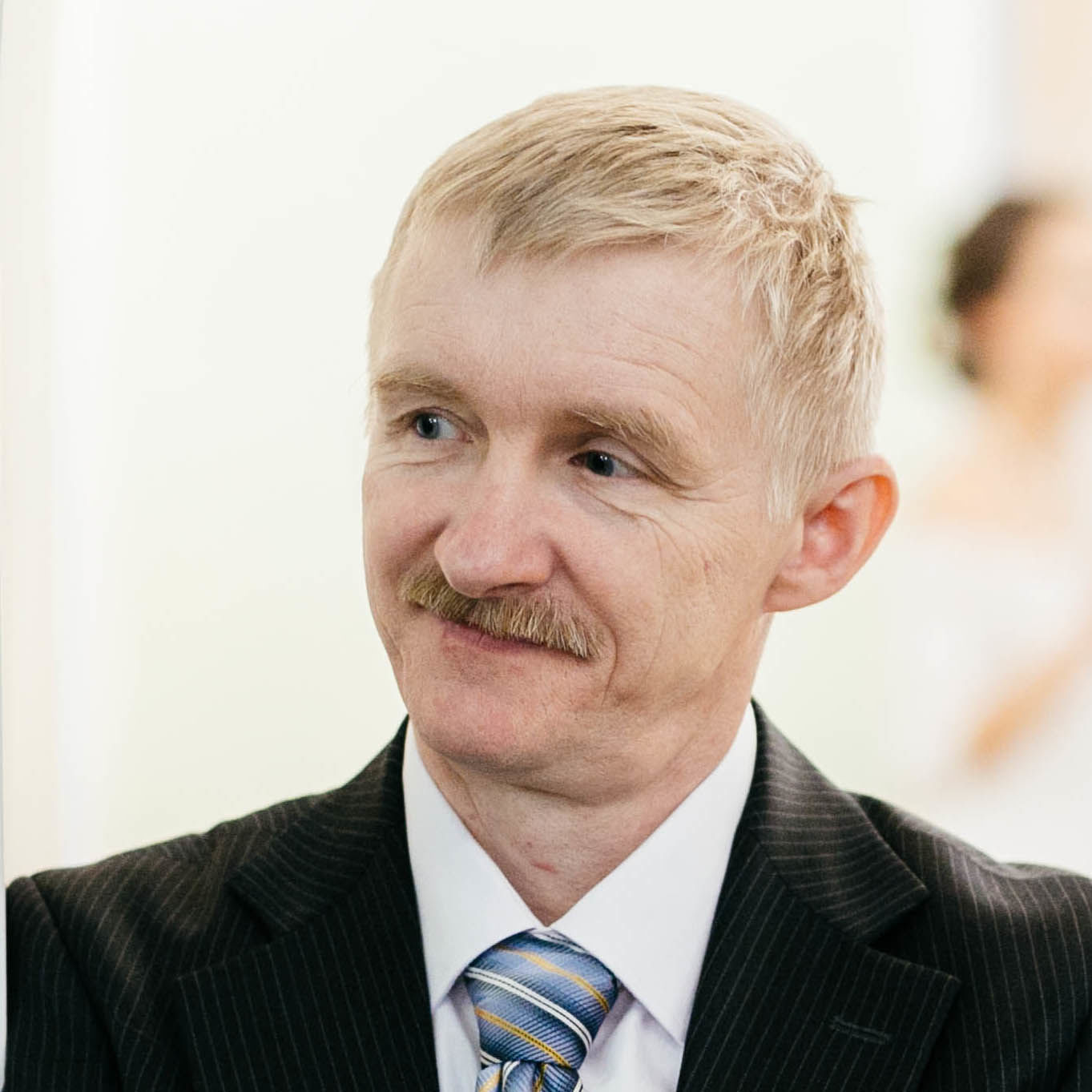Наш мастер по заготовкам Олег