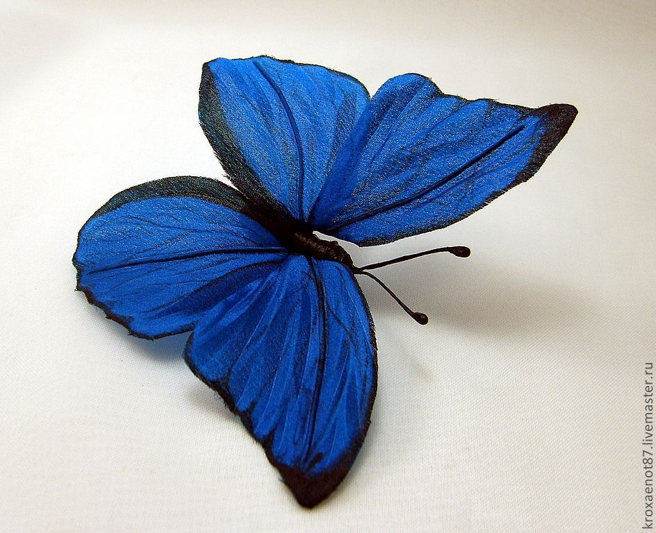 Бабочка своими руками из ткани. Бабочка из ткани. Бабочки из гофрированной бумаги. Бабочка из креповой бумаги. Объемная бабочка из ткани.