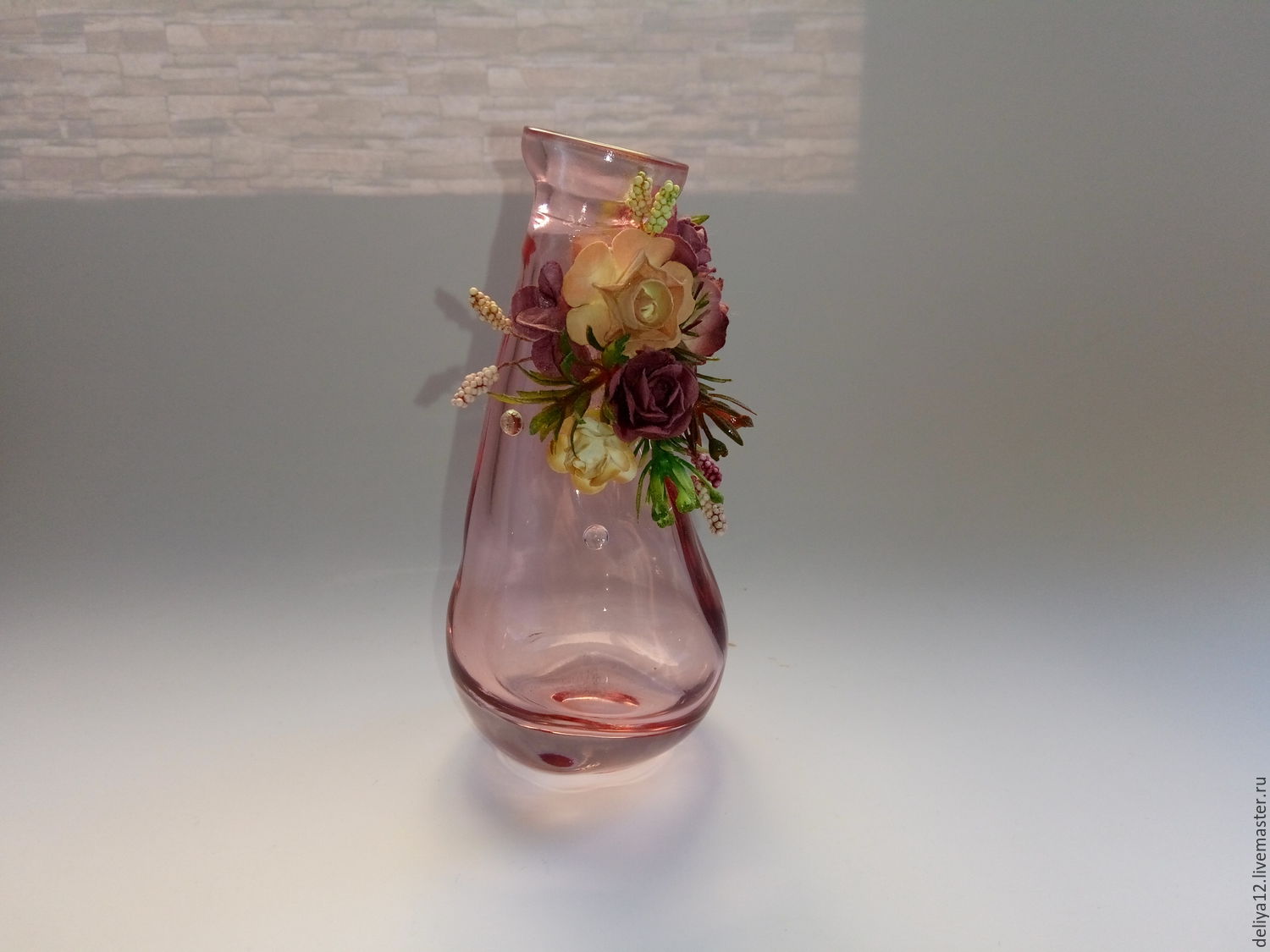 Мини вазочки. Миниатюрные вазочки. Вазочка стеклянная маленькая. Маленькая вазочка стекло. Маленькая вазочка для цветов.