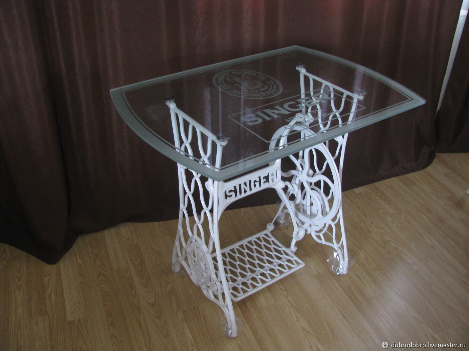 стол с основанием от швейной машинки