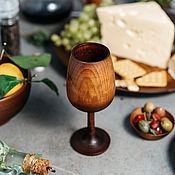 Посуда ручной работы. Ярмарка Мастеров - ручная работа Vaso de vino de madera para vino de cedro siberiano G10. Handmade.