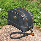 Women's cosmetic bag (dressing case) made of genuine leather