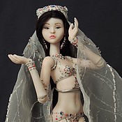 Porcelain.Articulated doll Lola