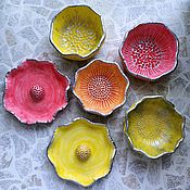 Керамическая тарелочка в виде цветка