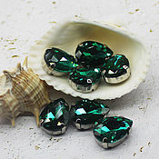 Материалы для творчества handmade. Livemaster - original item Rhinestones drops 18/13 mm Green emerald in a frame. Handmade.