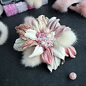 Brooch leather City of flowers