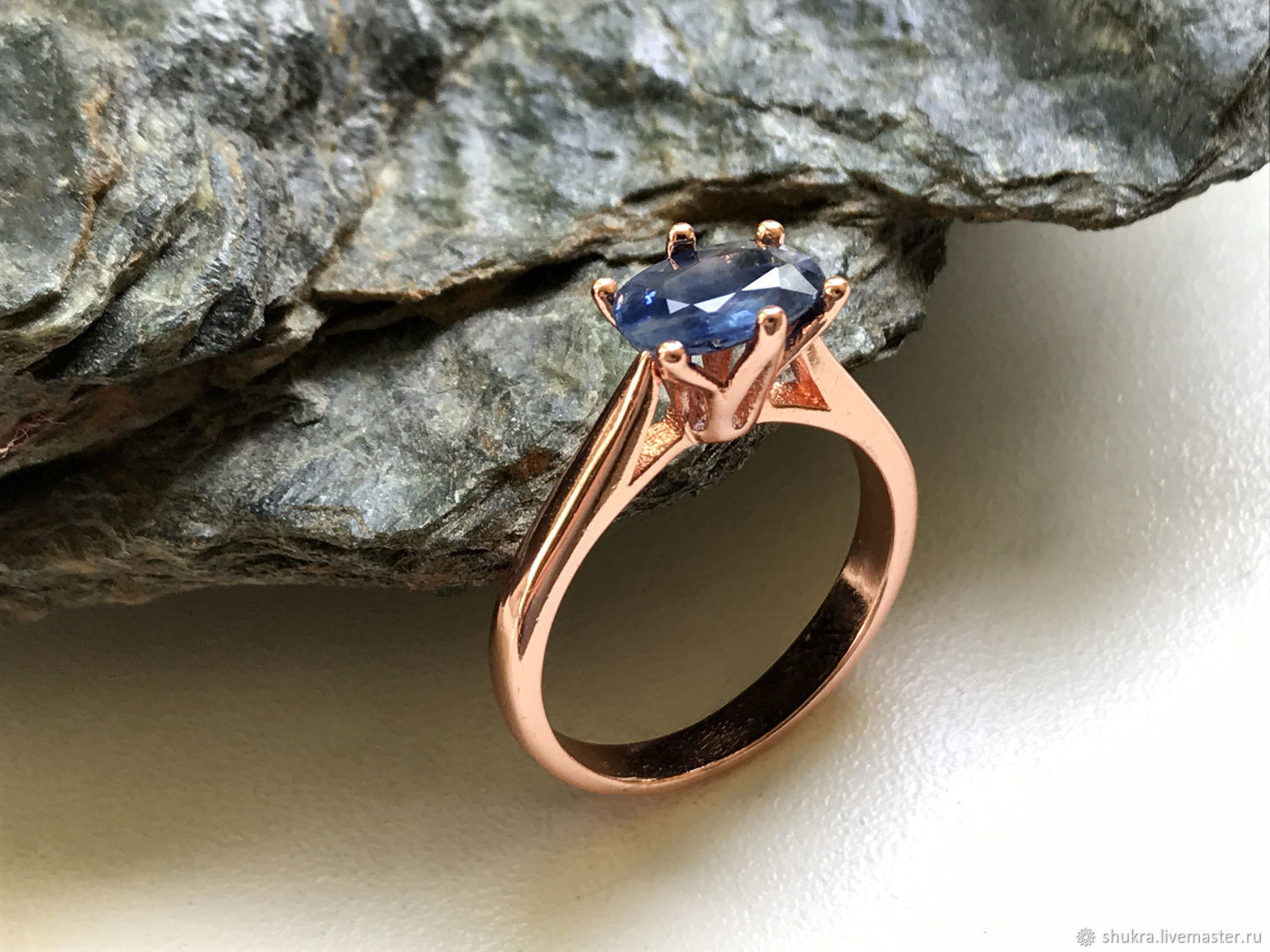 Кольцо с натуральным синим Сапфиром 1,71ct – купить онлайн на Ярмарке Мастеров – MGU4IRU | Кольцо помолвочное, Москва