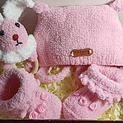 Работы для детей, handmade. Livemaster - original item A gift for a newborn-a knitted set.. Handmade.