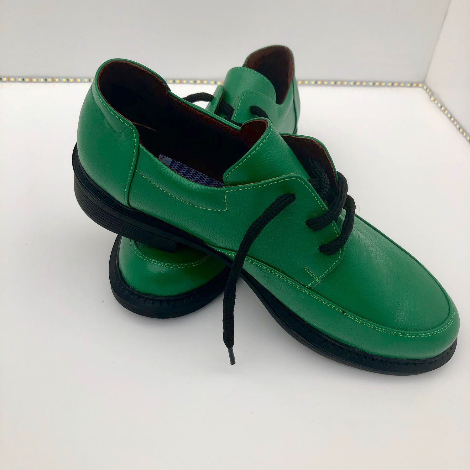 Зелёные ботинки 2023