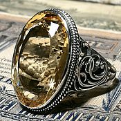 Кольцо с изумрудом и алмазами