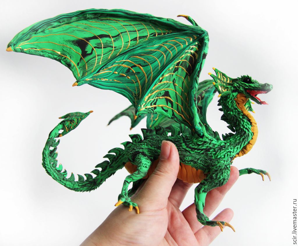 Зеленый деревянный дракон картинки
