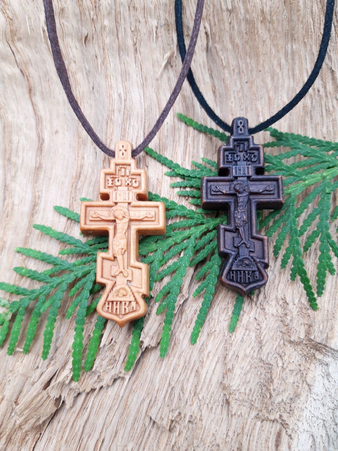 Православные нательные деревянные. Крест наперсный деревянный. Деревянный крестик нательный. Деревянный крест на шею. Нательный крест из дерева.