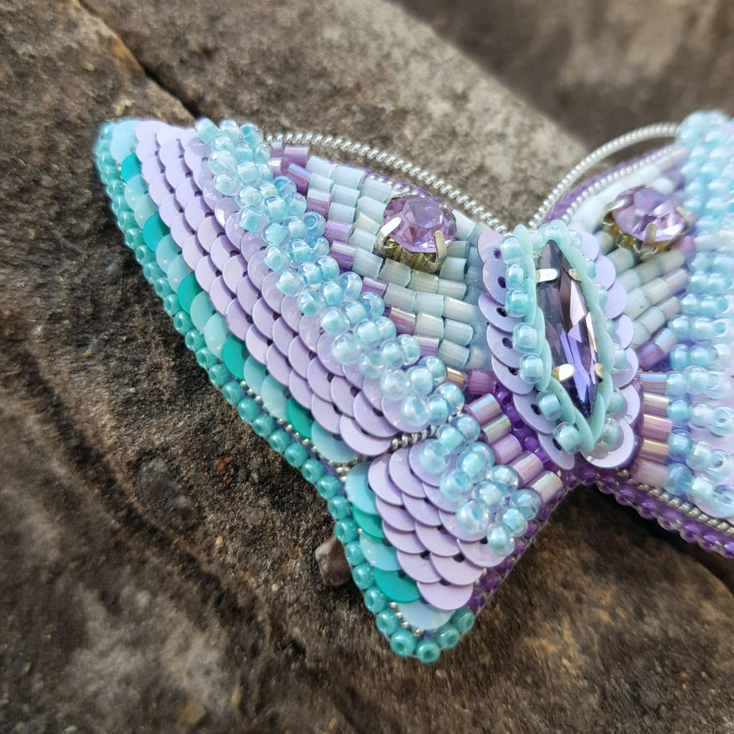 Фото кольца из бисера с бабочкой