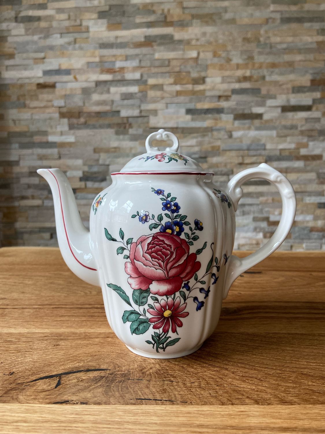 Чайник с длинным носиком. Чайник из пузырей. Маленькие электрочайники кофейник. Чайник высокий. Чайник заварочный белый.