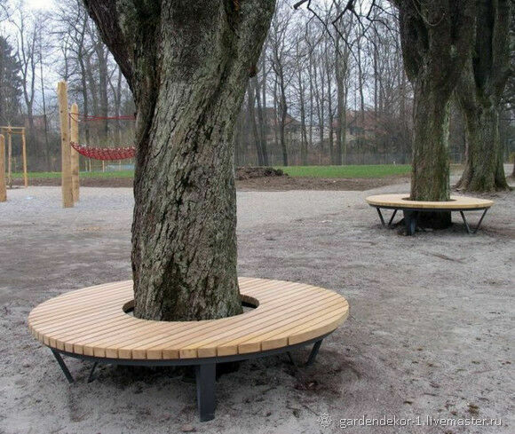 Лавка деревянная. Скамейка вокруг дерева