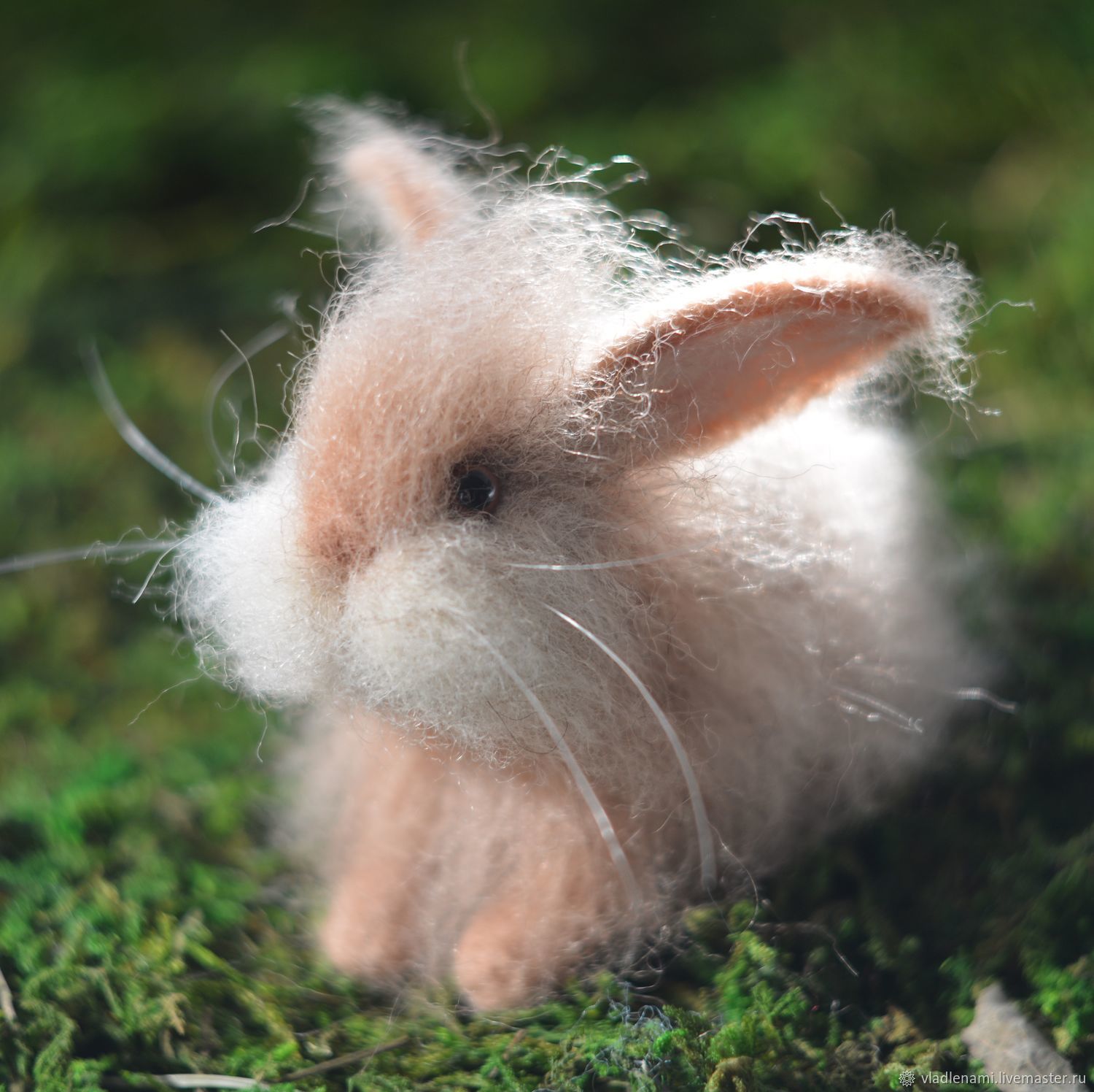 Кроличья шерсть. Кролик из шерсти. Кролик валяние из шерсти. Крольчата из шерсти. Валяный кролик из шерсти.