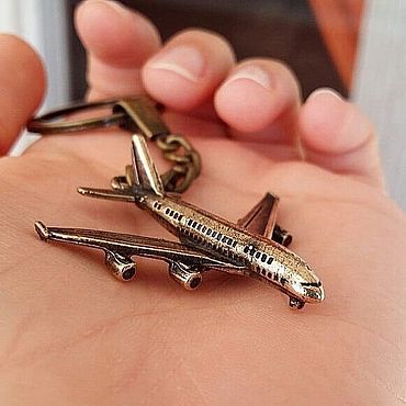 Сумки ручной работы. Ярмарка Мастеров - ручная работа Брелок "Airbus 380". Handmade.