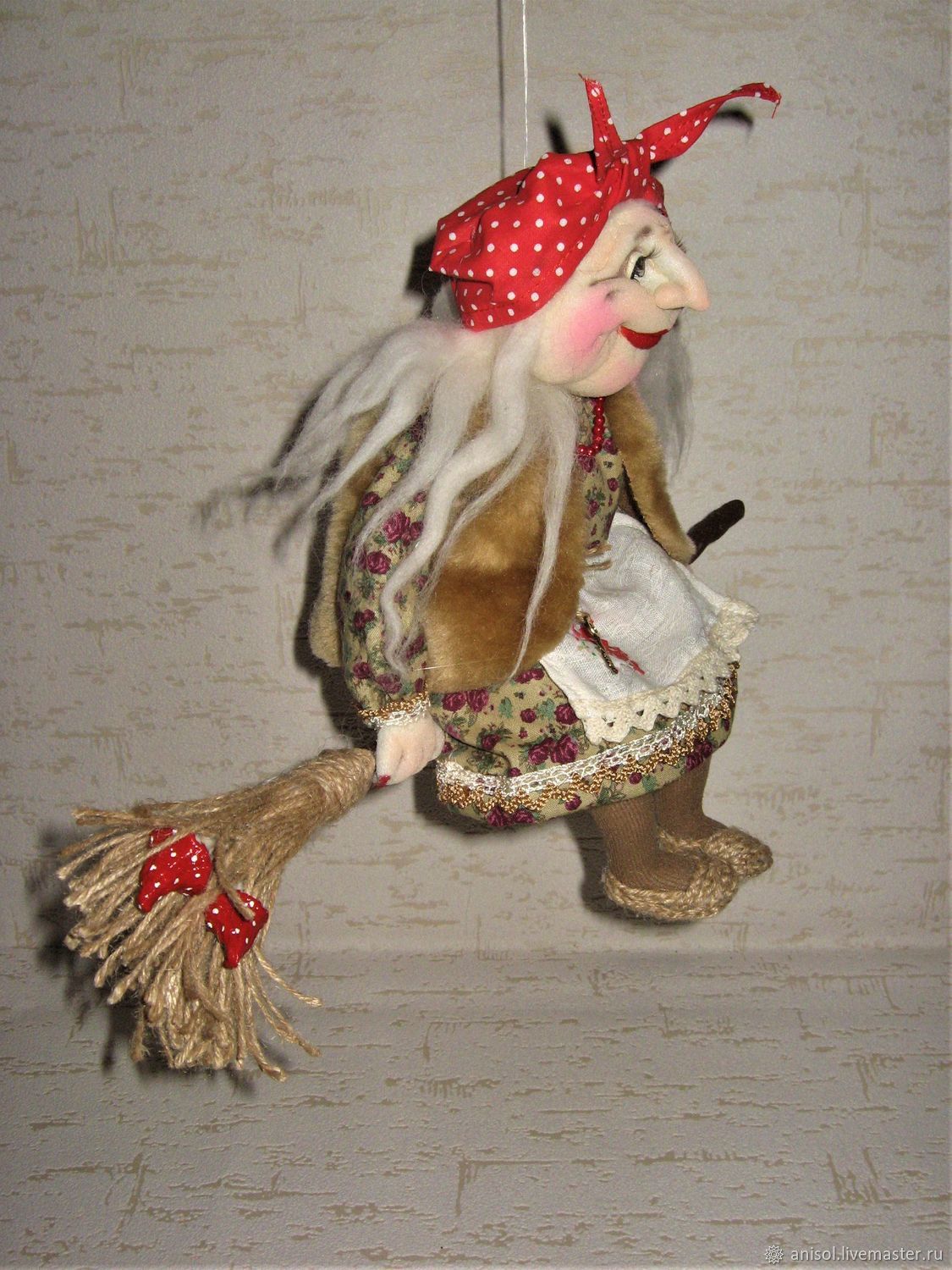 Баба оберег. Народная кукла баба Яга. Славянская обережная кукла баба Яга. Кукла оберег баба Яга. Кукла баба Яга оберег для дома.