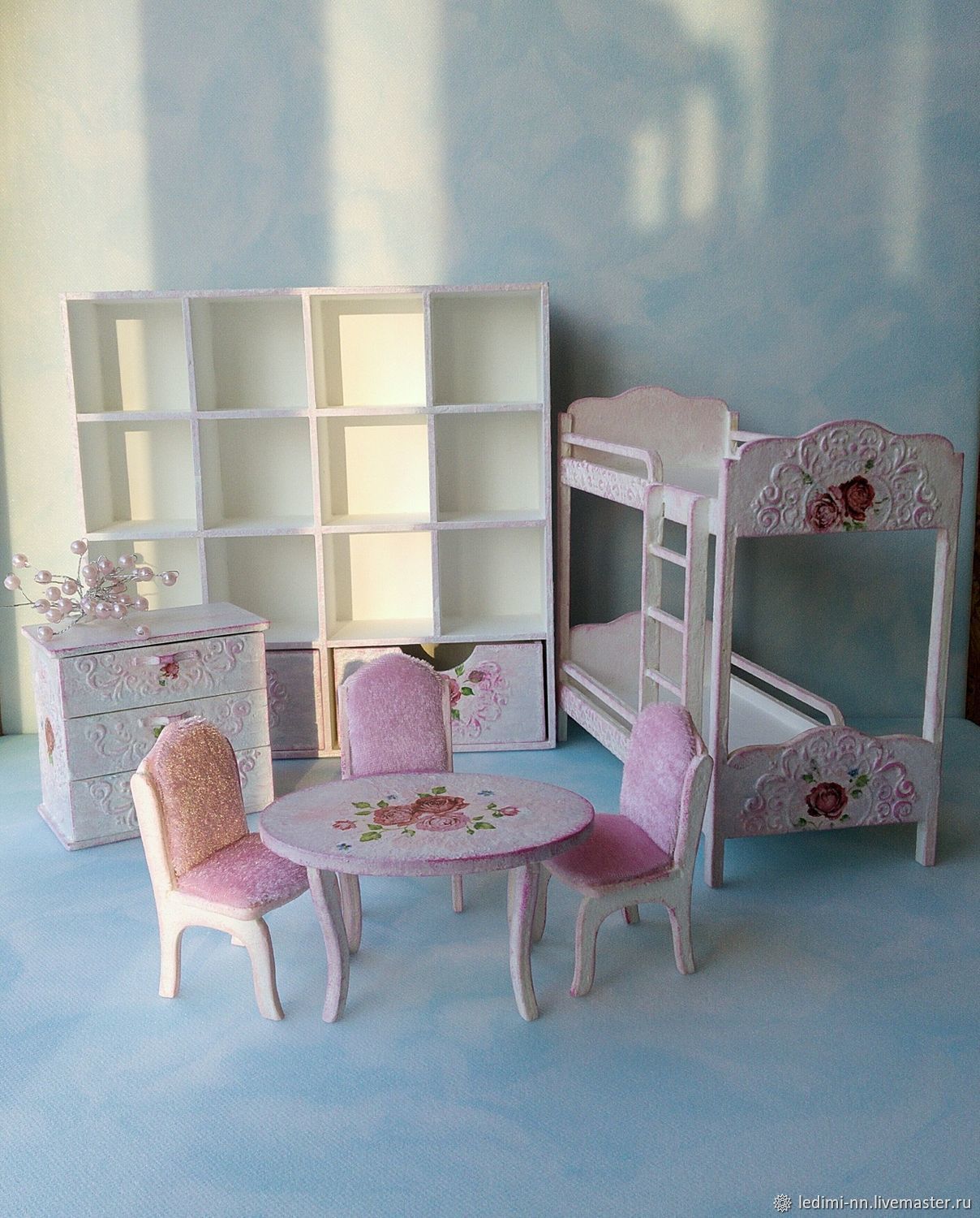 Мебель для кукол Паола Рейна
