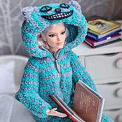 Вязаное пальто для куклы Барби