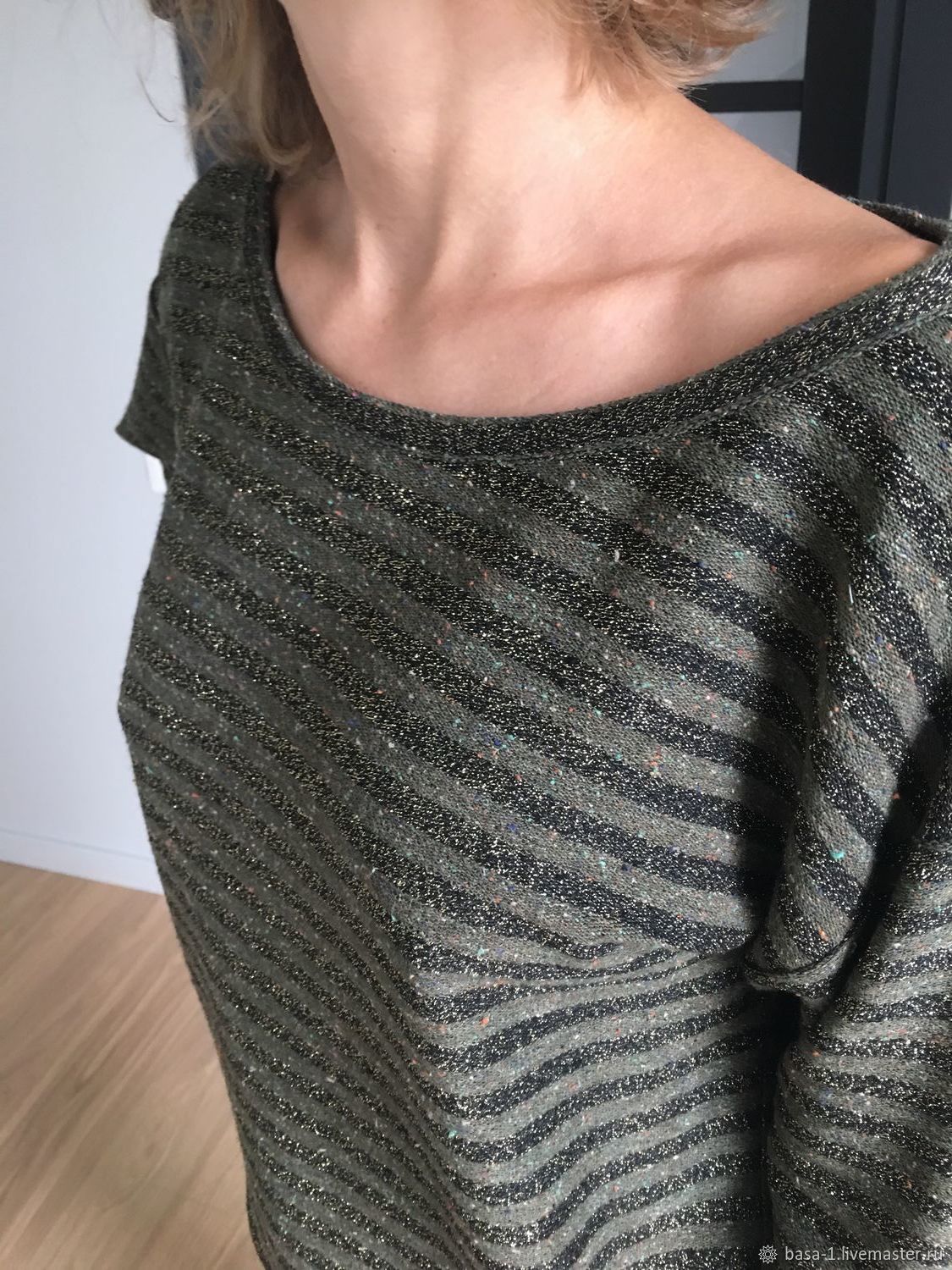 Вязание люрекс спицы. Шапка вязаная с люрексом. Кофта спицами из тонкой пряжи с люрексом. Вязаная кофта с люрексом. Вязаные изделия с люрексом.