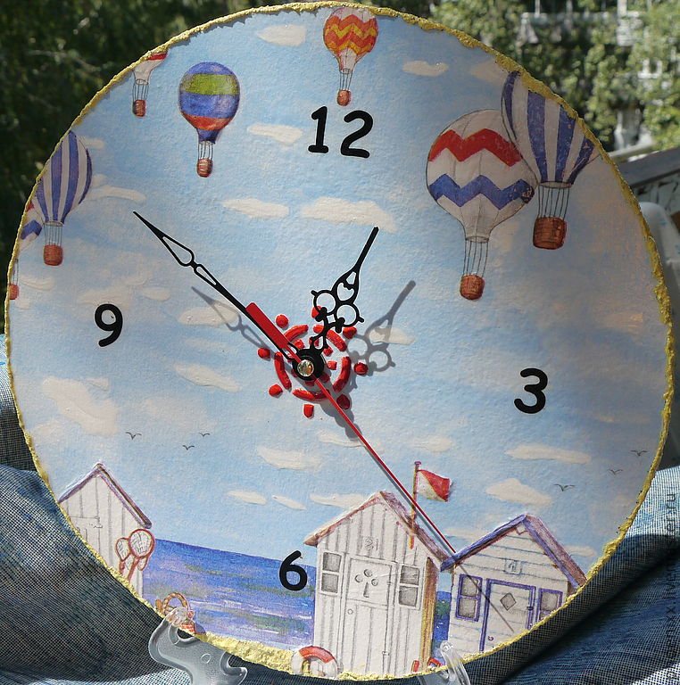 Часы шарова. Часы настенные воздушный шар. Детские настенные часы воздушный шар. Настенные часы с шариками. Часы из воздушных шаров.