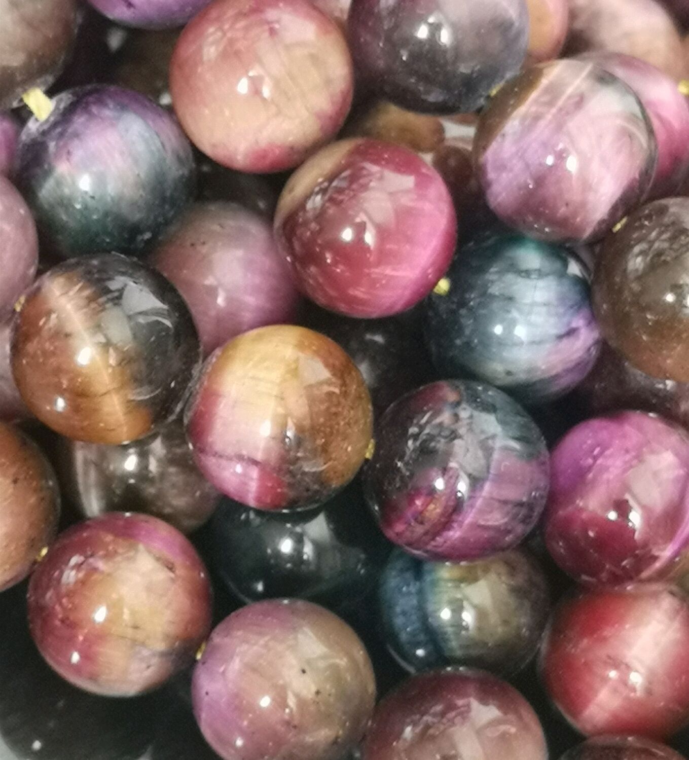 Тигровый глаз радужный 10 мм, нить купить в интернет-магазине Ярмарка ...