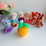 Flowering tree Knitted decorations for puppet theatre