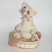 Кошка  Лапуля, коллекционная валяная игрушка