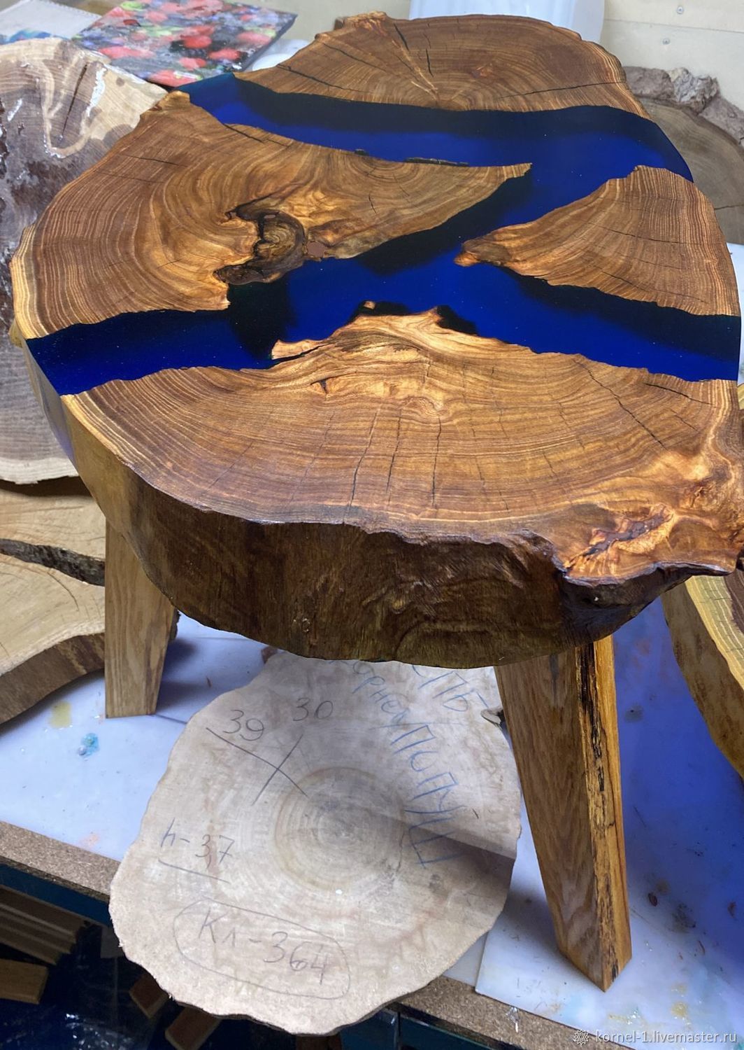 Чем заливают столы из дерева имитация