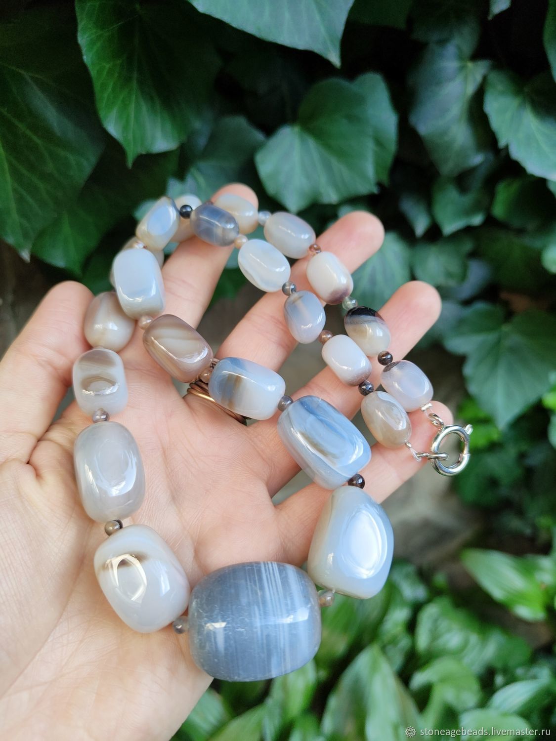 Колье из серого агата 16-30мм 50см купить в интернет-магазине Ярмарка ...
