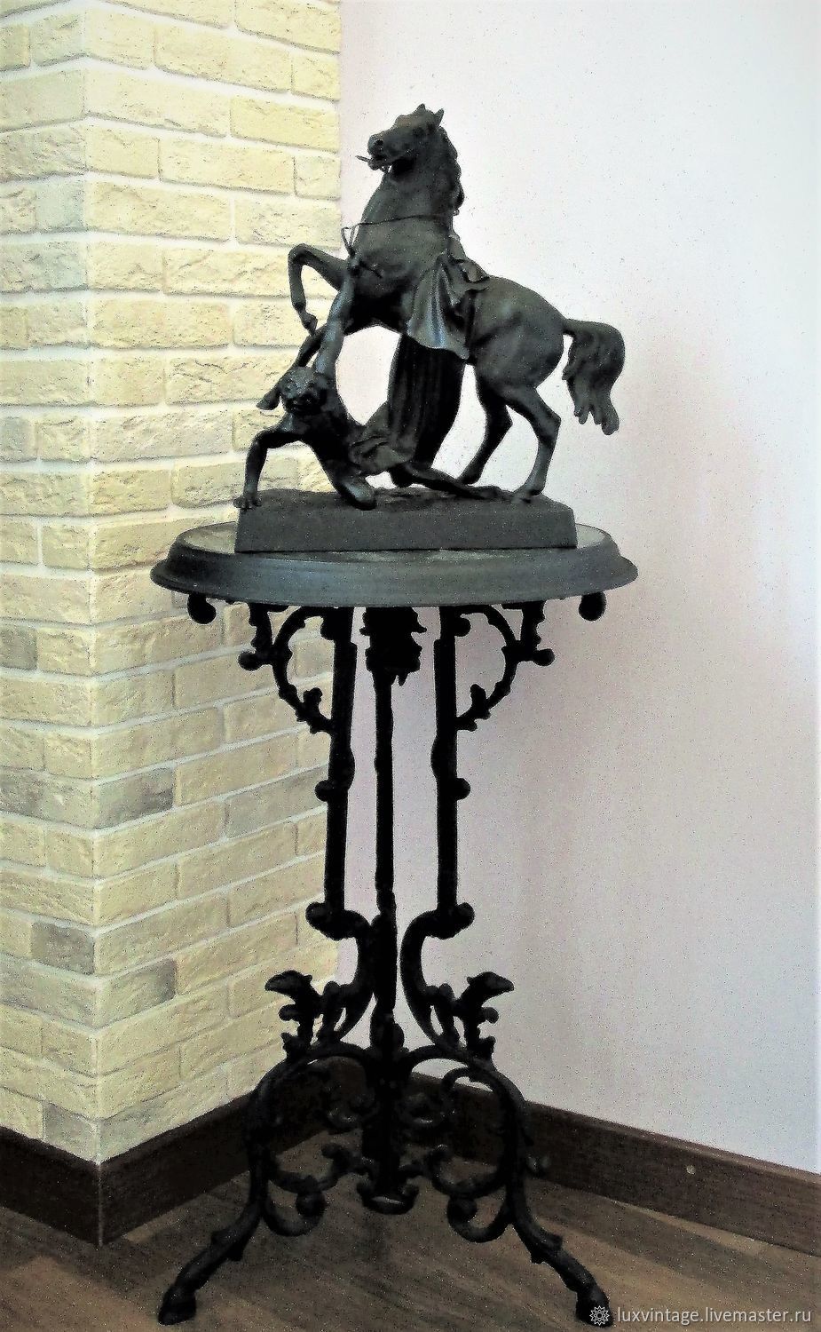 Аntique Sculpt of Baron Klodt Horse Cast iron + Round Table Present, Vintage interior, Moscow,  Фото №1