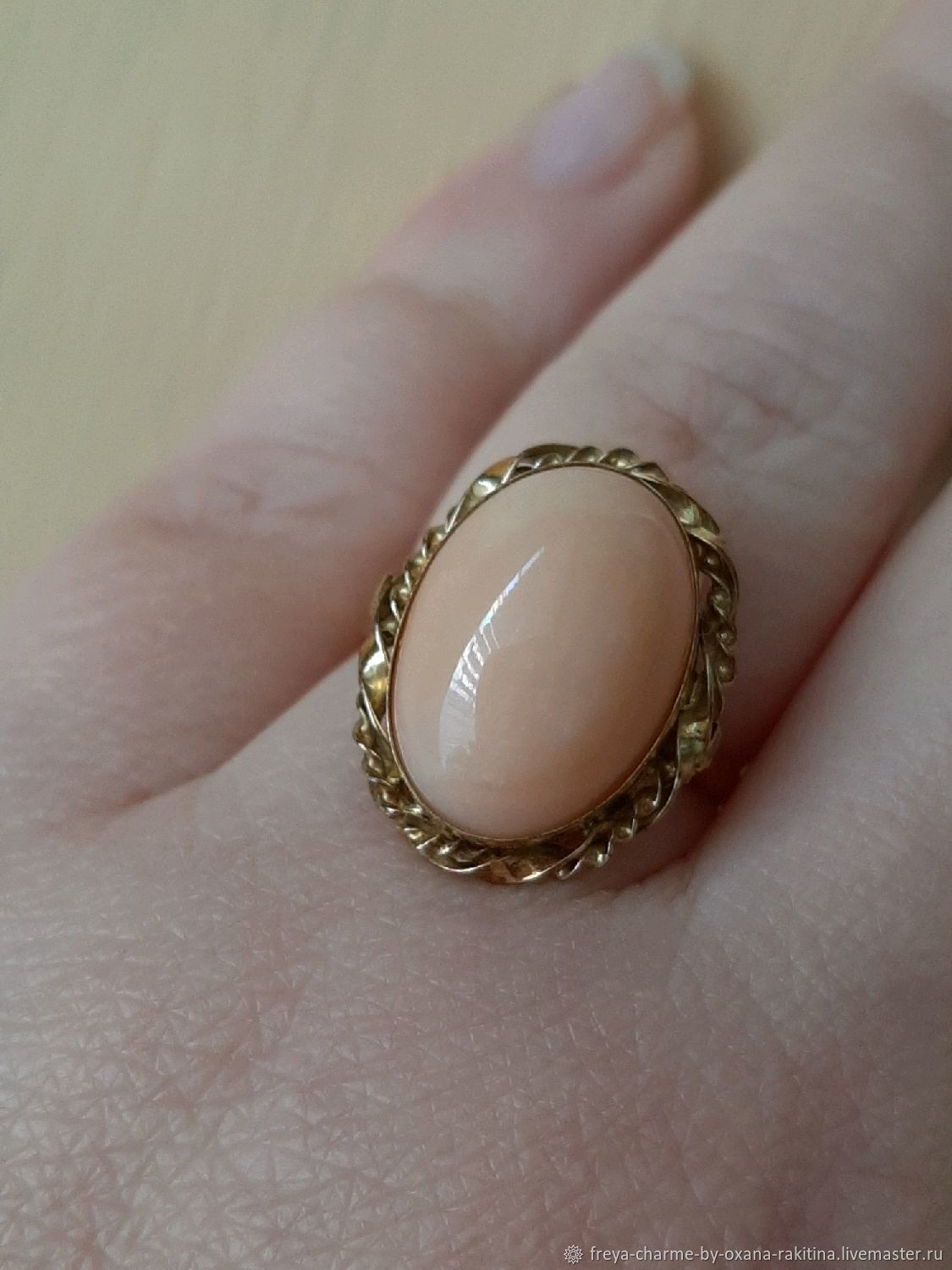 ПРОДАНО Золотое кольцо с натуральным кораллом bokè, 750 проба в ...