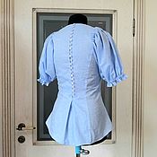 Льняная блуза со вставкой на груди и резинкой по низу