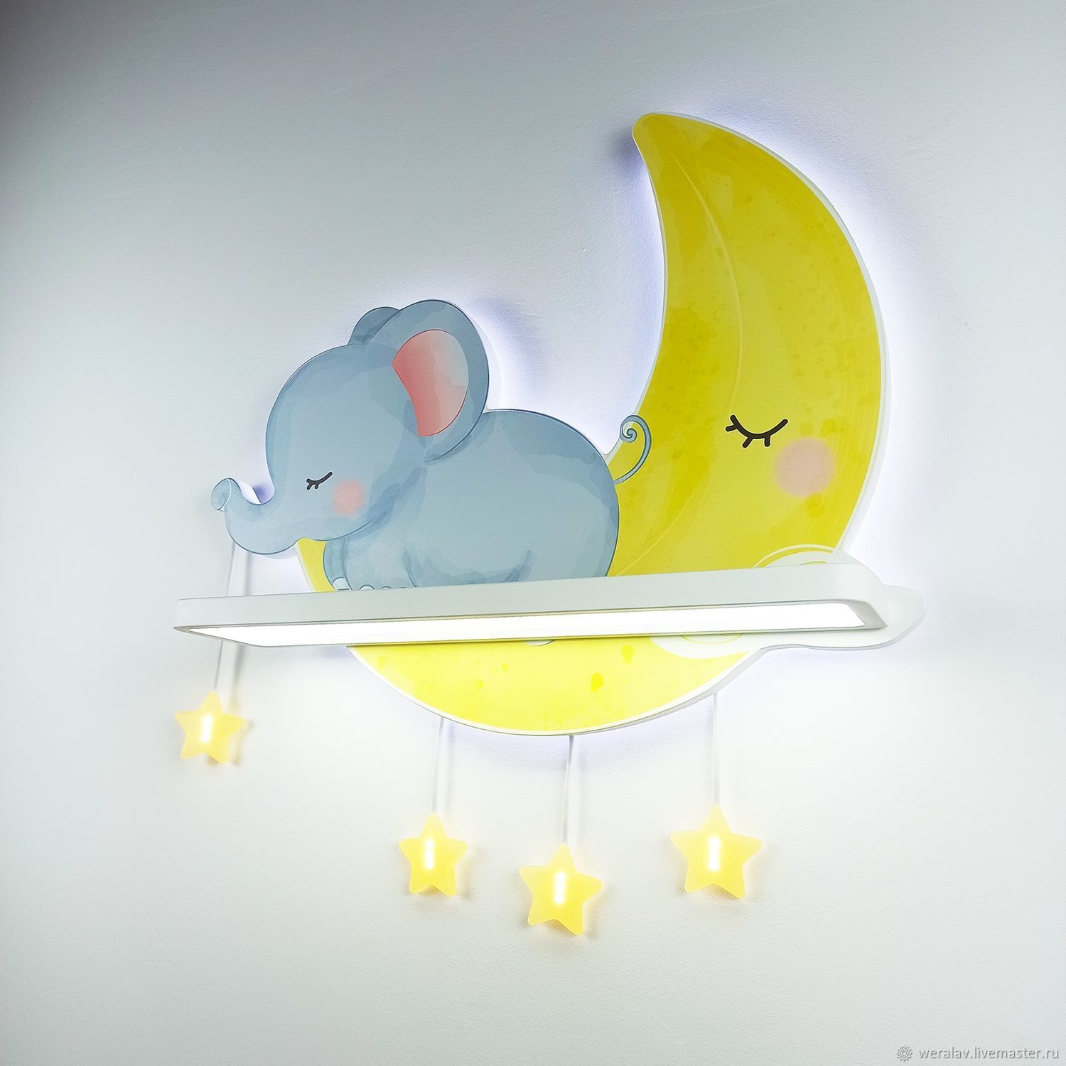 светильник на детскую кровать