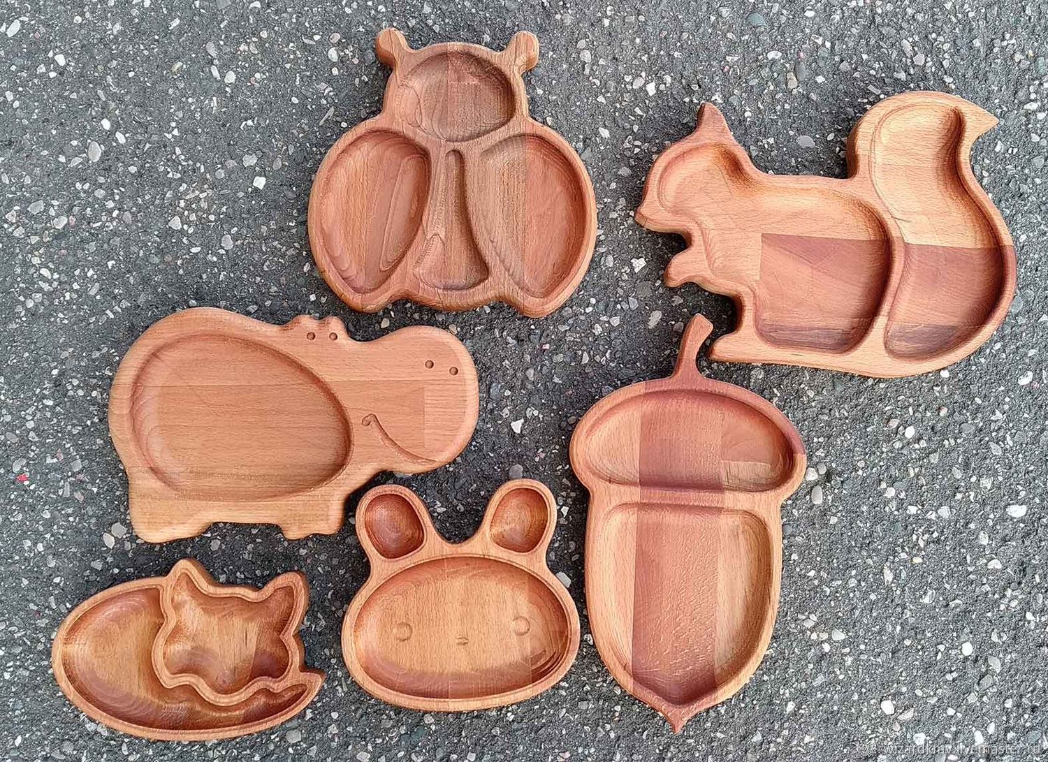 Какие изделия в этом году. Мелкие изделия из дерева. Деревянная посуда. Детская посуоу из дерева. Детские посуда из дерева.