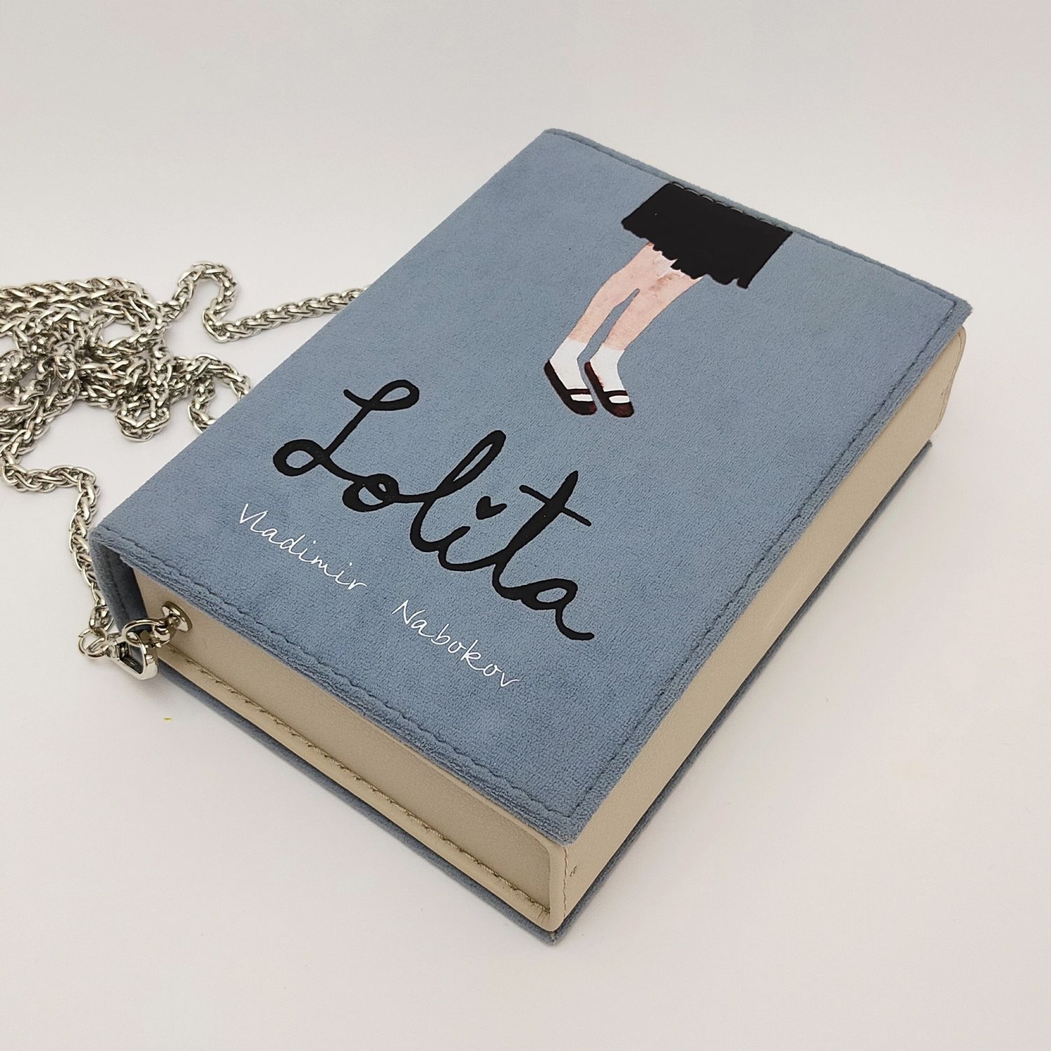 loli писает Сумка-книга «Лолита» в интернет-магазине Ярмарка Мастеров по цене 5900 ₽ –  VABO7RU | Клатчи, Новосибирск - доставка по России