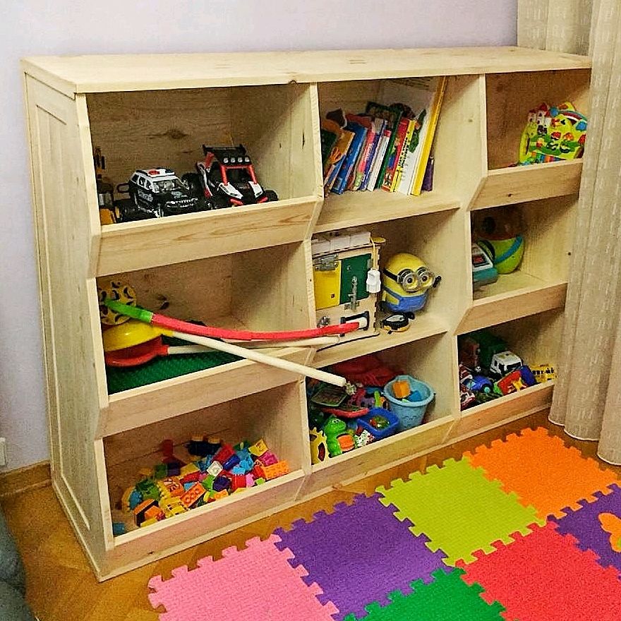 Стеллажи в детскую комнату для книг и игрушек