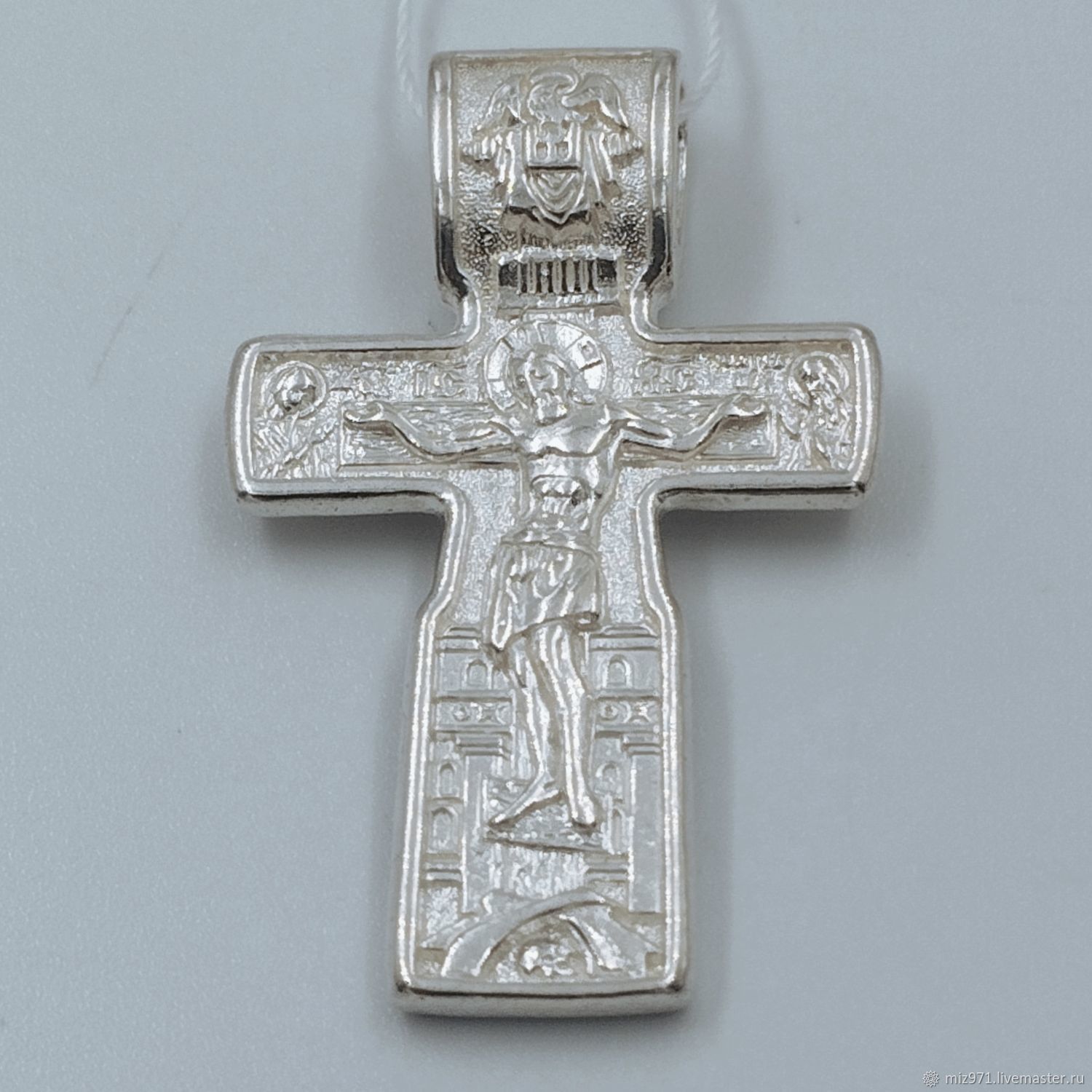 Серебро чистим крестик. Вес серебряного крестика 4 на 2\5 см Николая Чудотворца три святителя.