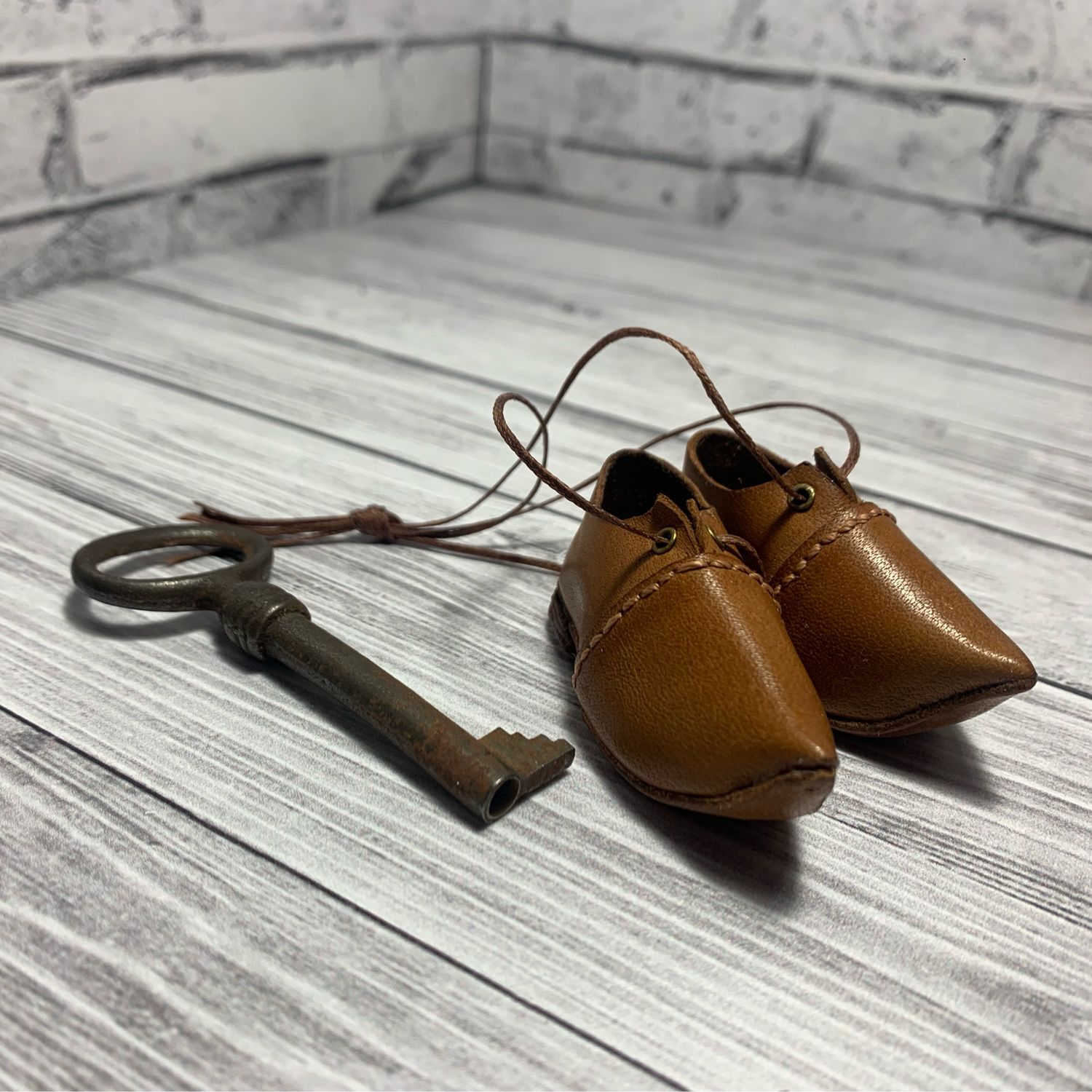 Обувь для Буратино, ботиночки для Буратино в интернет-магазине ЯрмаркаМастеров по цене 2000 ₽ – Q42C2RU